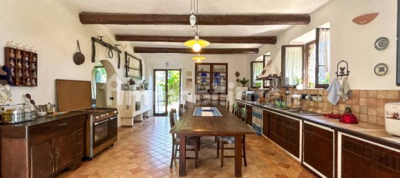 5 bedrooms House in Urbino, Italy No. 344622 13