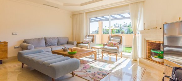 3 bedrooms Penthouse in Marbella, Spain No. 133952 9