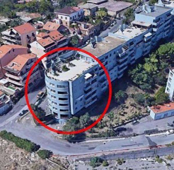 Квартира с 4 спальнями в Мессина, Италия № 38277