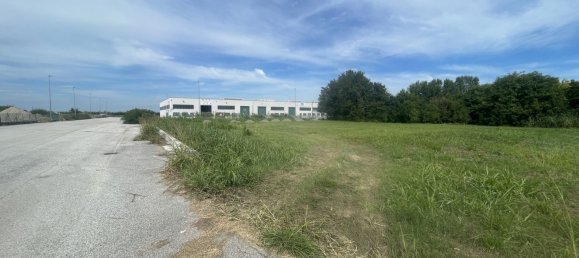 Grundstück in Ferrara, Italy 2900m², Nr. 281172 7