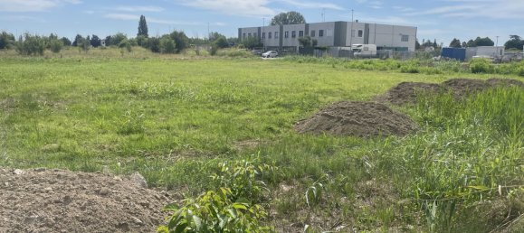 Grundstück in Ferrara, Italy 2900m², Nr. 281172 2