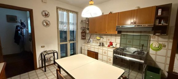 9 rooms House in Crespino, Italy No. 280196 2