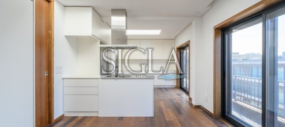 4 bedrooms Apartment in Vila Nova de Gaia, Portugal No. 143816 4
