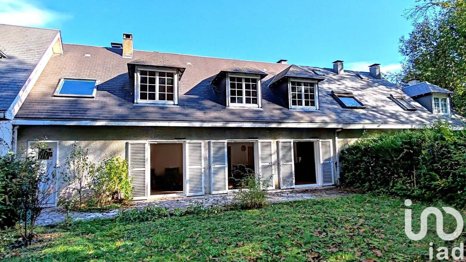 4 bedrooms House in Orleans, France No. 220172