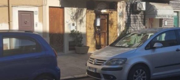 2 rooms Commercial property in Palermo, Italy No. 82003 6