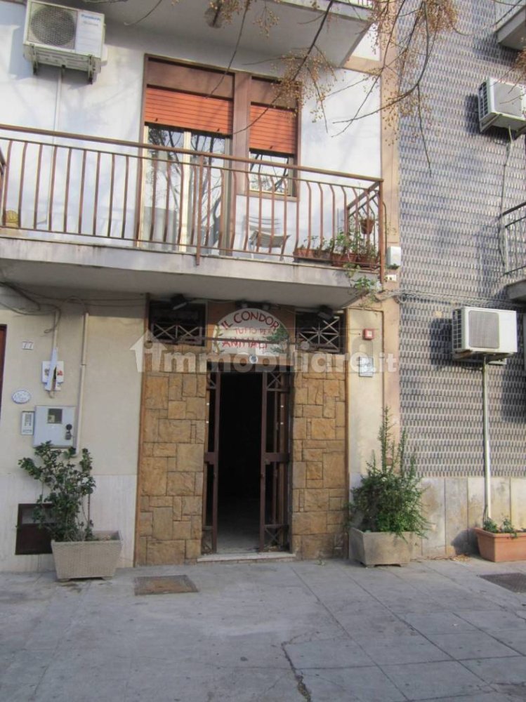 2 rooms Commercial property in Palermo, Italy No. 82003