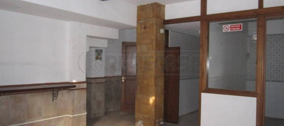 2 rooms Commercial property in Palermo, Italy No. 82003 3
