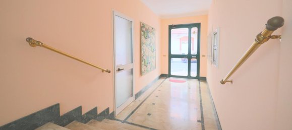 Квартира с 3 комнатами в Таранто, Италия № 123462 2