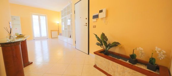 Квартира с 3 комнатами в Таранто, Италия № 123462 23