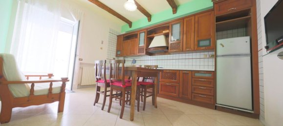 Квартира с 3 комнатами в Таранто, Италия № 123462 13