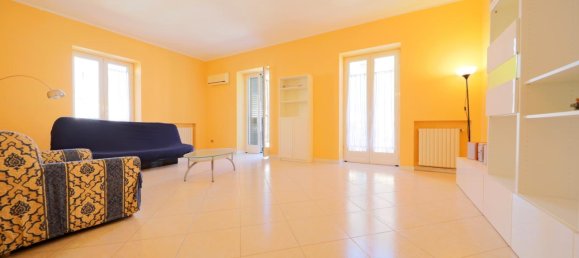 Квартира с 3 комнатами в Таранто, Италия № 123462 4