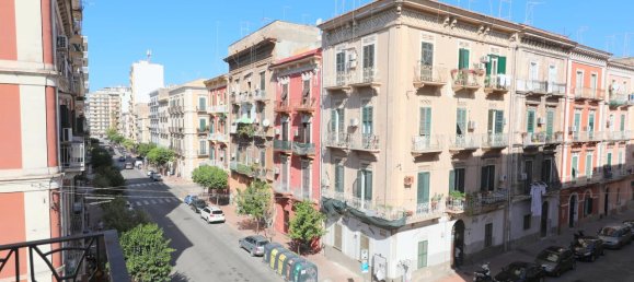 Квартира с 3 комнатами в Таранто, Италия № 123462 8