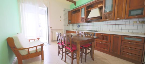 Квартира с 3 комнатами в Таранто, Италия № 123462 11