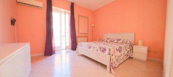 Квартира с 3 комнатами в Таранто, Италия № 123462 15