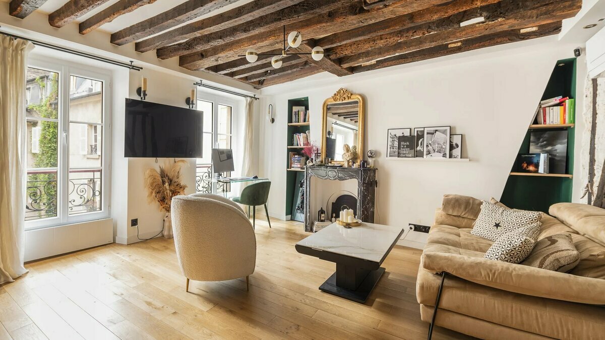 2 bedrooms Apartment in Paris, France No. 131638