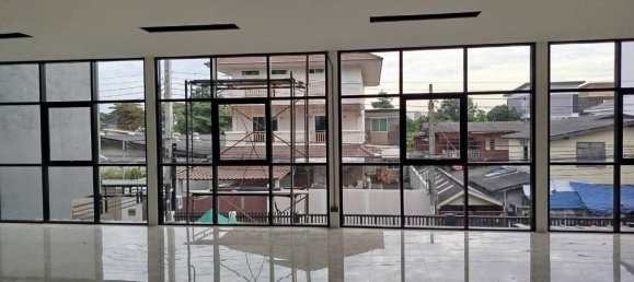 Bureau à Phra Khanong, Thailand No. 71007 7