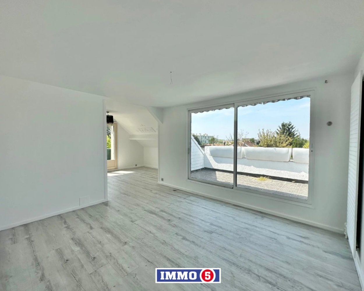 3 bedrooms Apartment in Noisy-le-Grand, France No. 177766