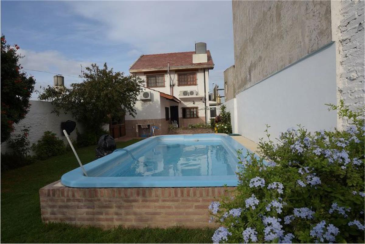 5 bedrooms House in Avellaneda, Argentina No. 61012