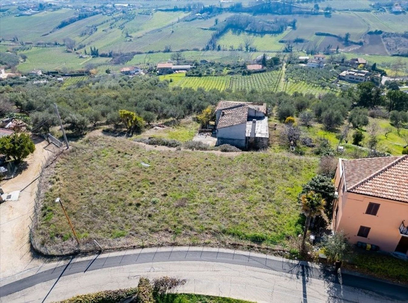 Terreno em Ripa Teatina, Italy 3000 m² N.º 275513