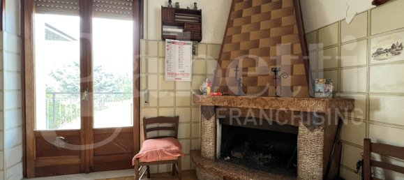 3 bedrooms Villa in Dugenta, Italy No. 309473 8