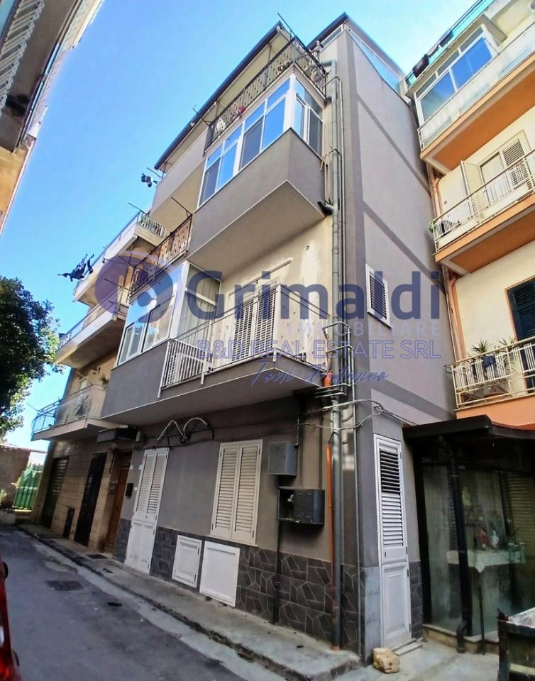 Apartamento de 2 habitaciónes en Villabate, Italy No. 136181