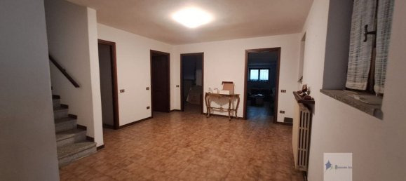 Villa de 7 habitaciónes en Robecchetto con Induno, Italy No. 274913 23