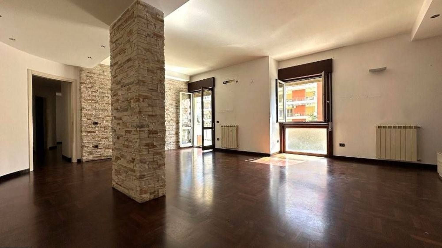 Apartamento de 4 habitaciónes en Palermo, Italy No. 263451