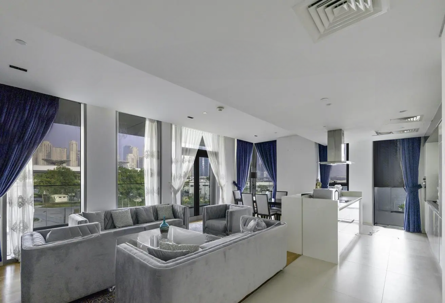 2 bedrooms Apartment in Dubai, UAE No. 21000