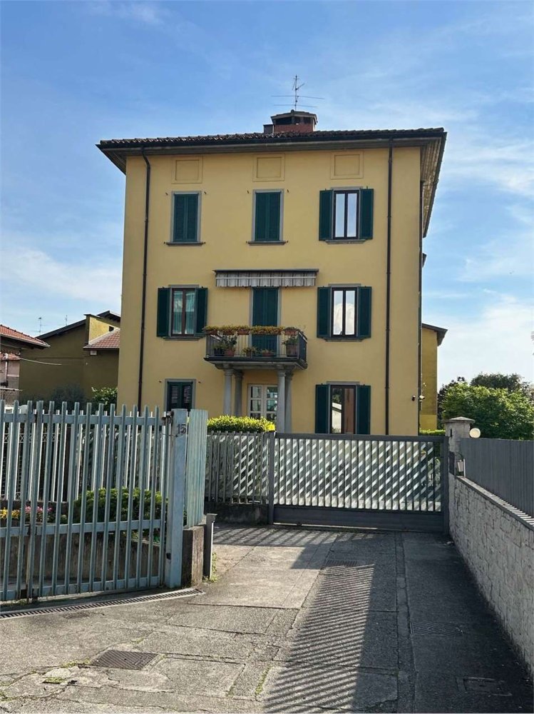 4 chambres Appartement à Bergamo, Italy No. 397611