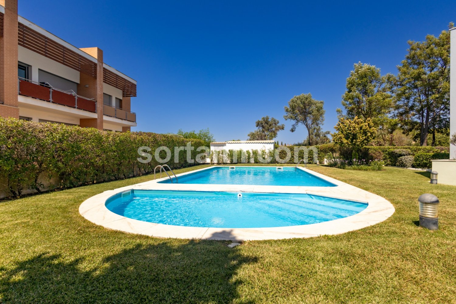 Casa de 2 dormitorios en Quarteira, Portugal No. 305793