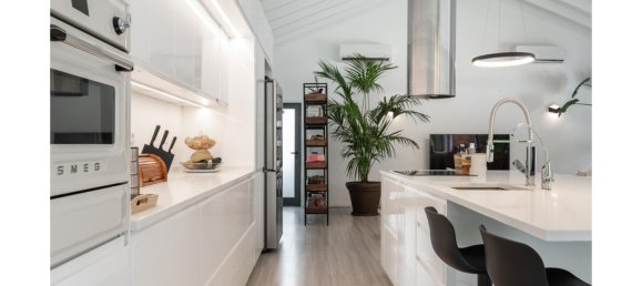 3 bedrooms Villa in Cascais, Portugal No. 104974 4