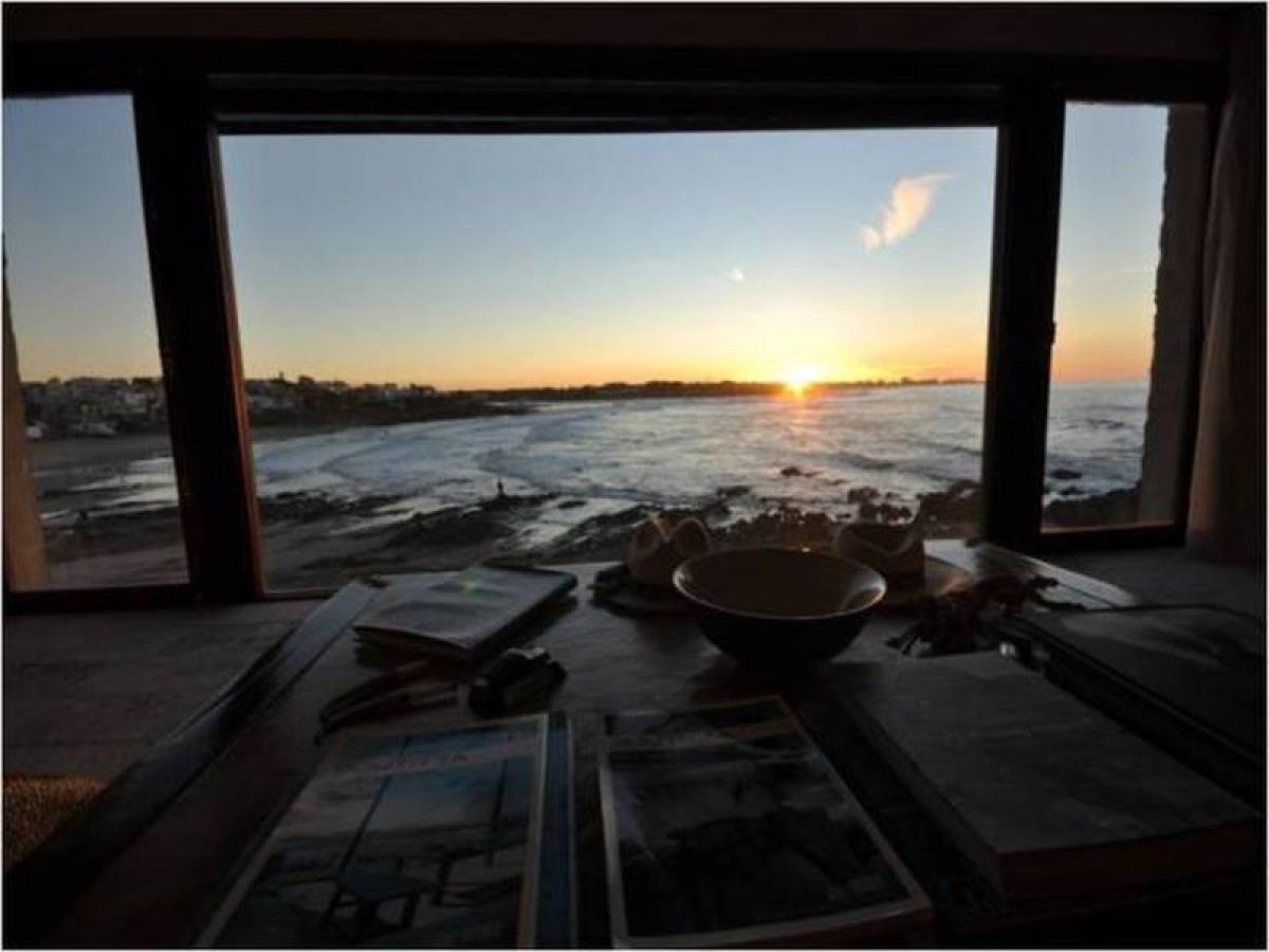 7 bedrooms House in Maldonado, Uruguay No. 12237