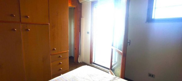 3 rooms Apartment in Comacchio, Italy No. 22485 9