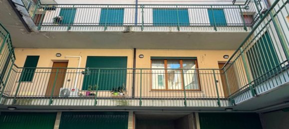 Ático de 4 habitaciónes en Bovisio Masciago, Italy No. 134502 3