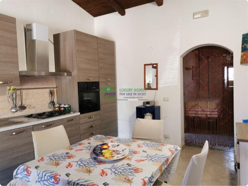 Casa de 4 habitaciónes en Ispica, Italy No. 156979