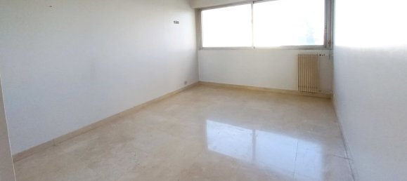 3 bedrooms Apartment in Creteil, France No. 117362 8