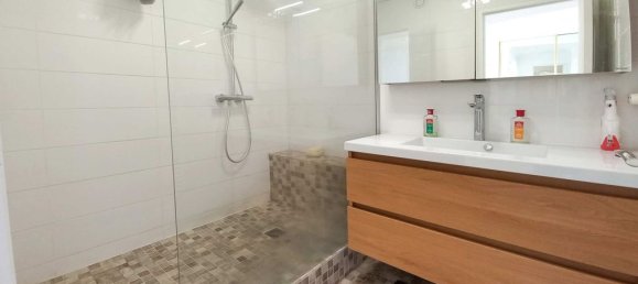 3 bedrooms Apartment in Creteil, France No. 117362 9