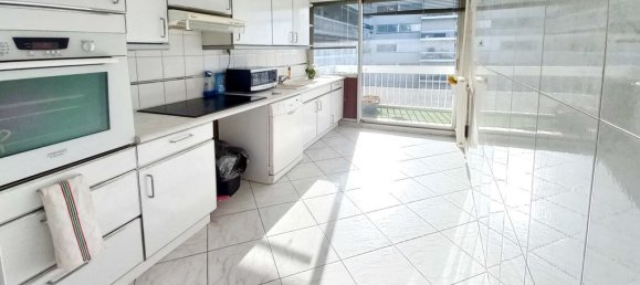 3 bedrooms Apartment in Creteil, France No. 117362 5