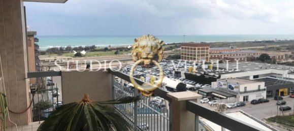 5 rooms Apartment in Bari, Italy No. 25522 6