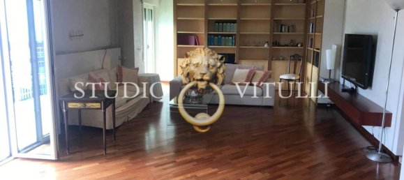 5 rooms Apartment in Bari, Italy No. 25522 14
