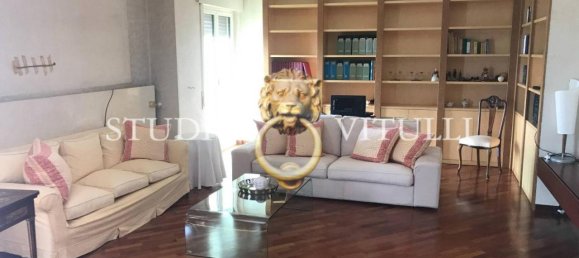 5 rooms Apartment in Bari, Italy No. 25522 4