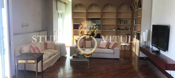 5 rooms Apartment in Bari, Italy No. 25522 16