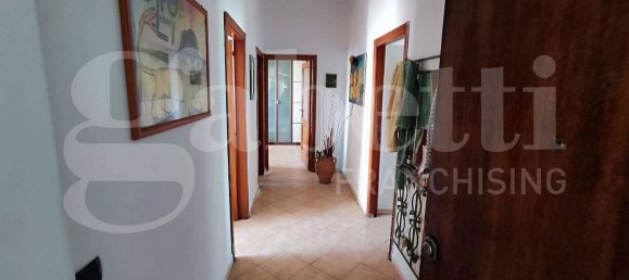 2 Schlafzimmer Wohnung in Naples, Italy, Nr. 342282 6