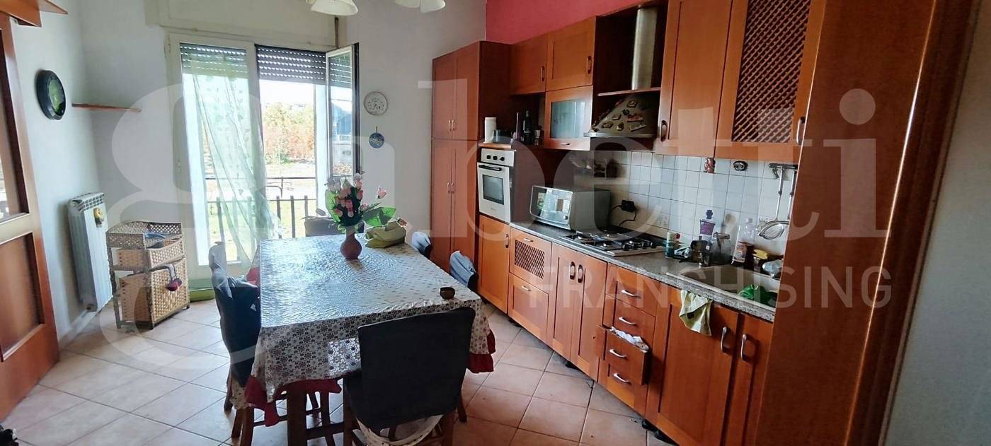2 Schlafzimmer Wohnung in Naples, Italy, Nr. 342282