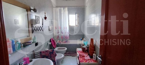 2 Schlafzimmer Wohnung in Naples, Italy, Nr. 342282 11