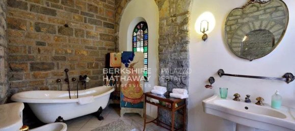 5 bedrooms Villa in Camaiore, Italy No. 164020 12