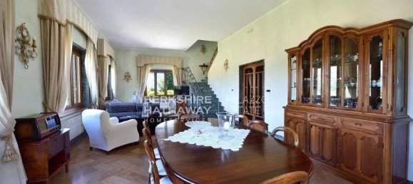5 bedrooms Villa in Camaiore, Italy No. 164020 8