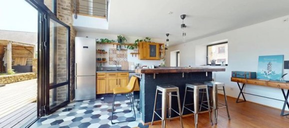 Casa de 3 dormitorios en Locoal-Mendon, France No. 310391 4