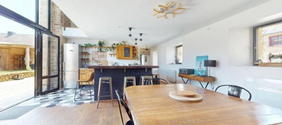 Casa de 3 dormitorios en Locoal-Mendon, France No. 310391 8