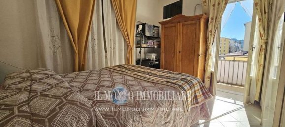 2 rooms Apartment in Florence, Italy No. 197237 7